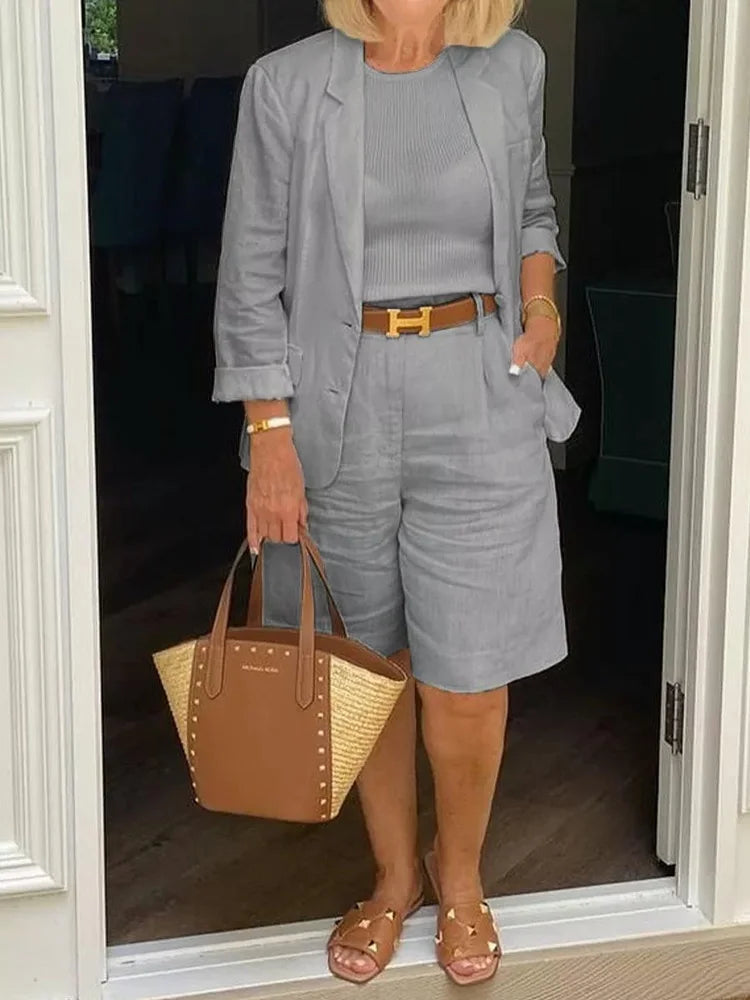 Ava | Lightweight Elegant Women's Set with Blazer and Bermuda Shorts
