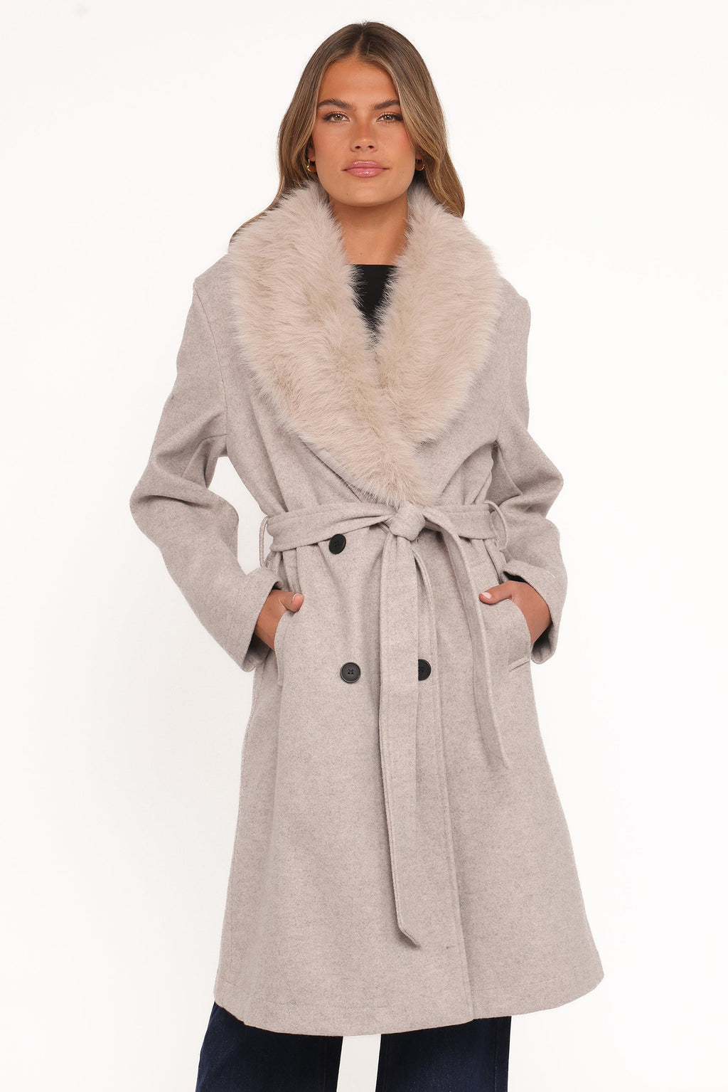 Olivia | Chic Cream Winter Coat With Fur Collar
