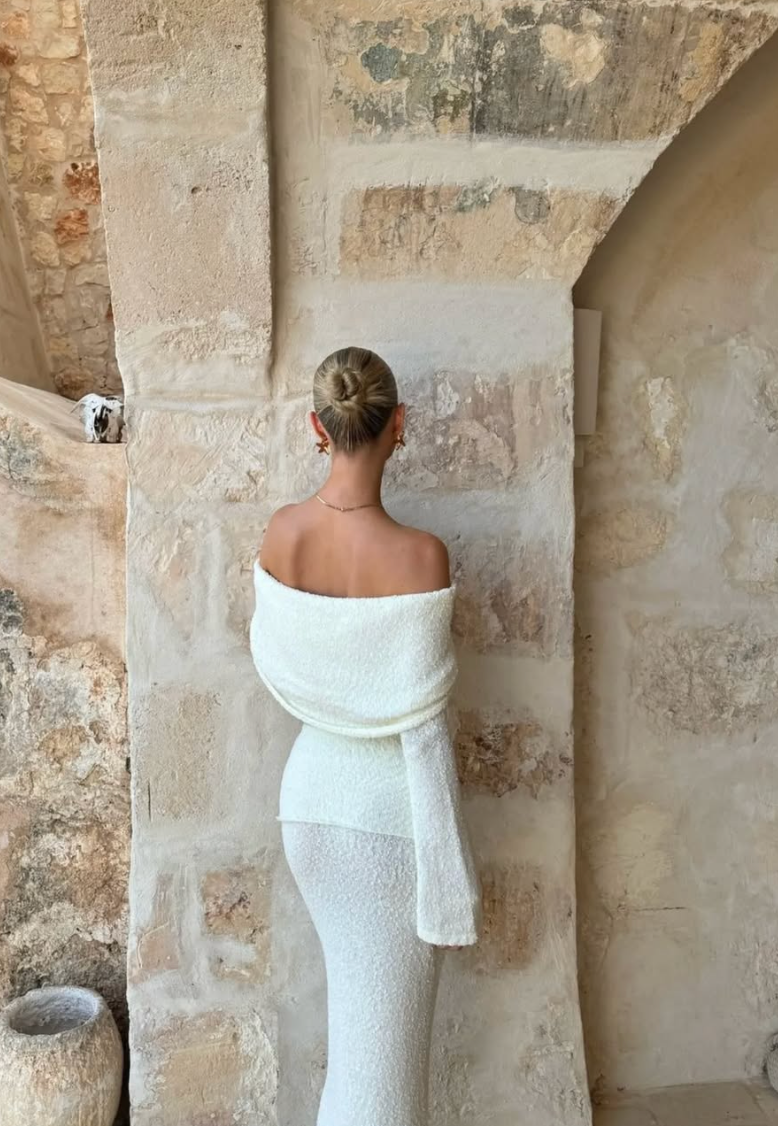 Olivia | Elegant Off-Shoulder Maxi Dress for Wedding Guests