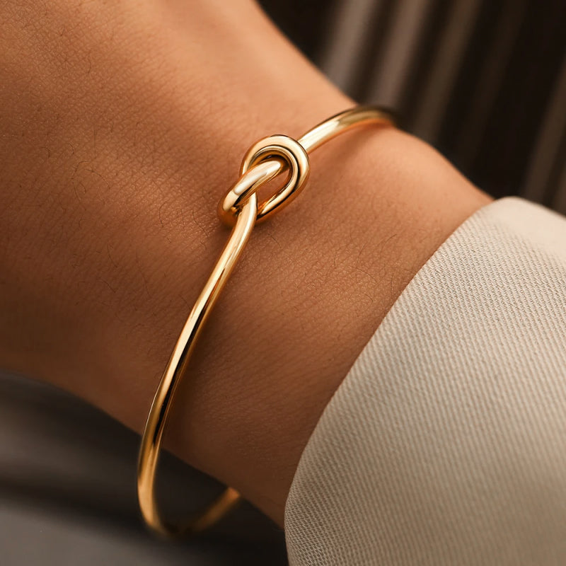 Sophia | Elegant Adjustable Vintage Knot Bracelet