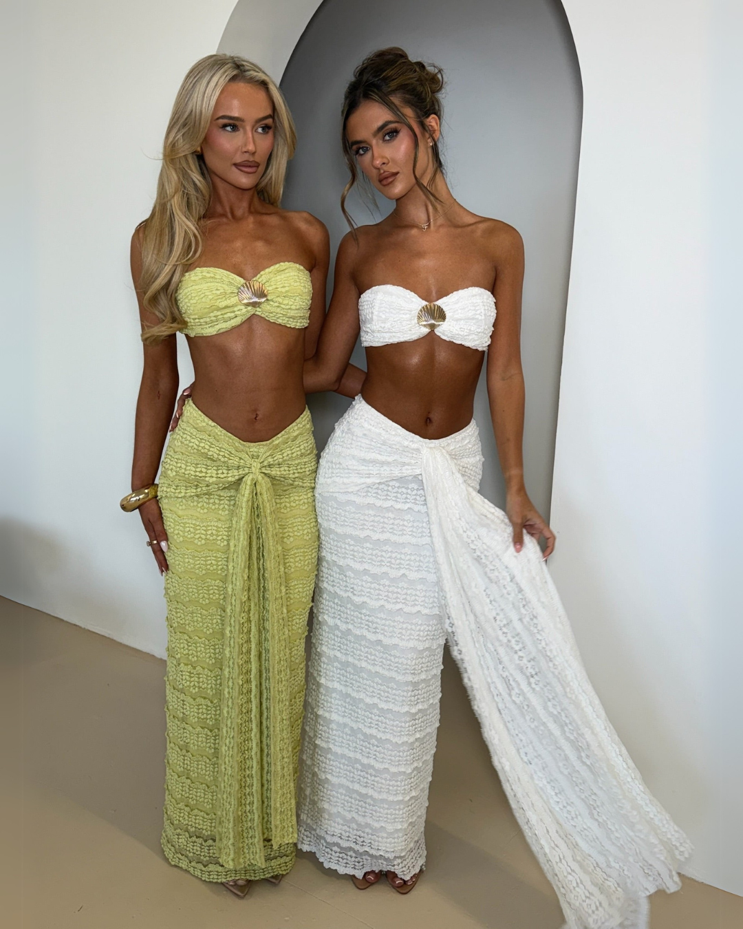 Sophie | Chic Textured Two Piece Set with Bandeau Top and Wide-Leg Pants